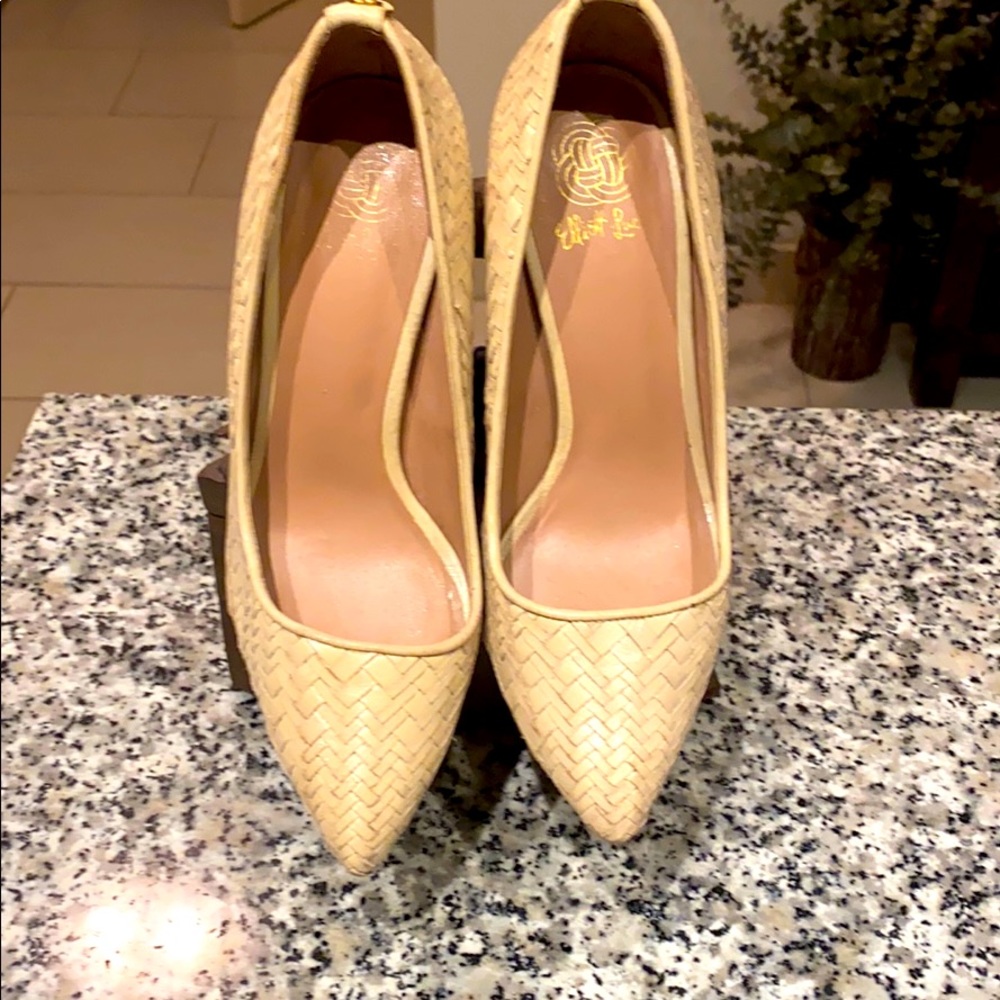 Pre owned Elliott Lucano Nude Pointy Heels